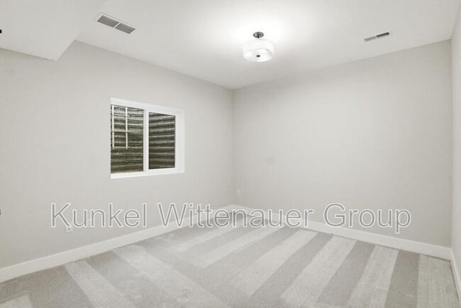 Building Photo - 829 Bushwood Way