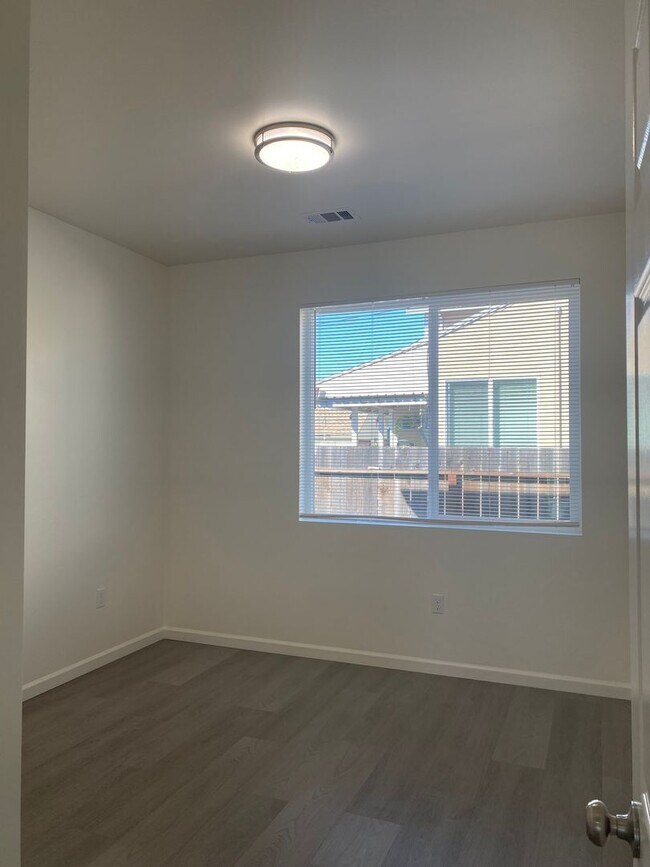 Building Photo - 2406-2408 W Avenue 134th (LO)