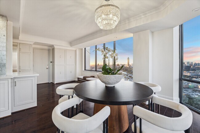 Building Photo - 15 Greenway Plz