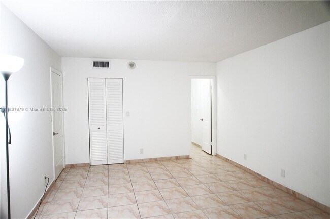 Building Photo - 1801 S Ocean Dr