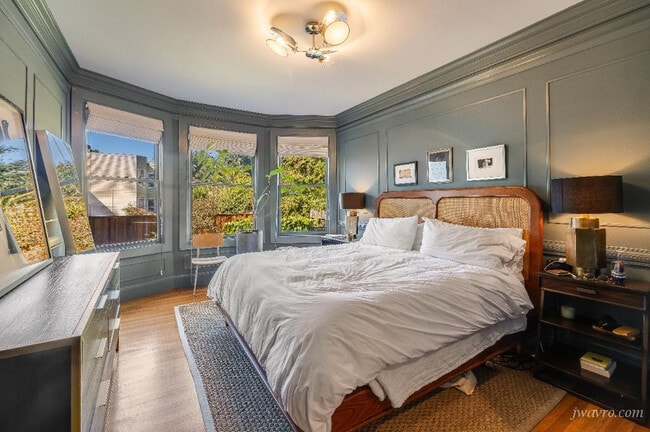 Building Photo - 241 Ashbury St
