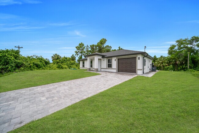 Building Photo - 382 McArthur Blvd