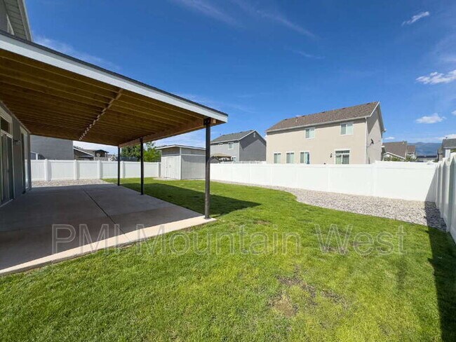 Building Photo - 3565 Water Lilly Ln