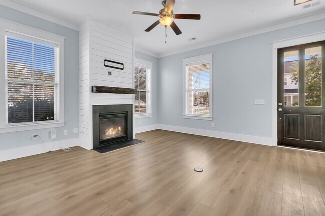 Building Photo - Gorgeous Carolina Park Home on a Corner Lot