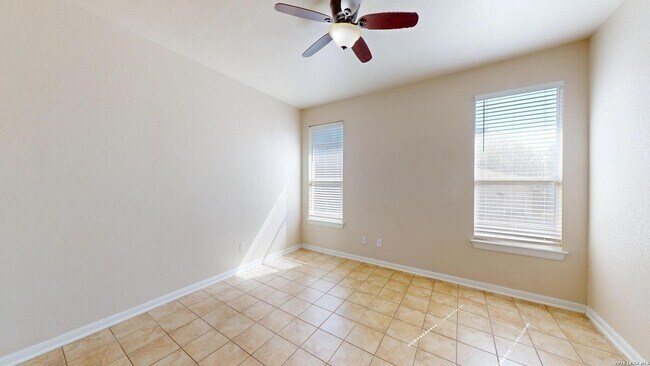 Building Photo - 101 Springtree Cliff