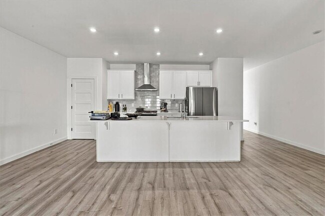 Building Photo - 1077 Glen Opal Dr