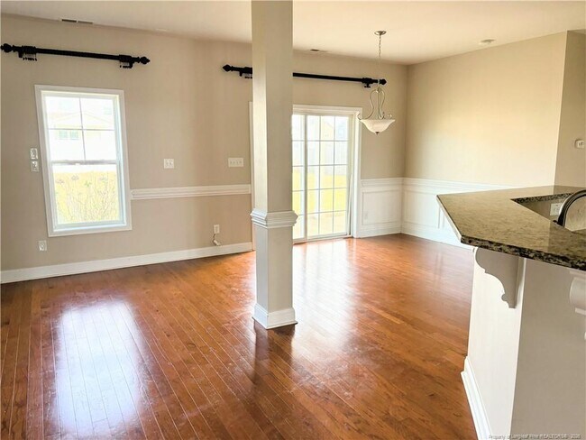 Building Photo - 951 Ronald Reagan Drive