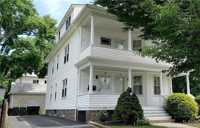 Primary Photo - 133 Sharon St