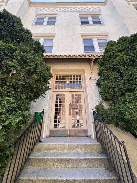 Primary Photo - 6 Radcliffe Rd
