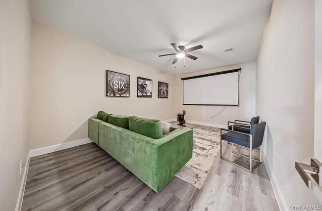 Building Photo - 1113 5th Ave