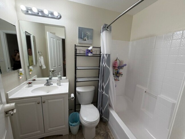 Building Photo - 3 bed 2.5 Bath 2 car garage/ Central AC/ Ewa Beach!