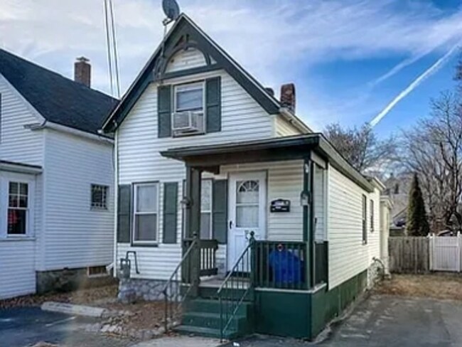 Building Photo - Cozy Milford Single Family – 3 Beds, Laundry, Parking!