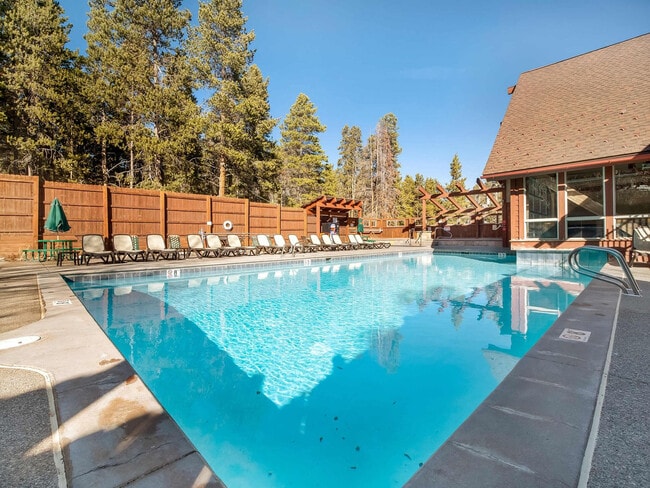 Building Photo - 465-464 4 O'Clock Rd