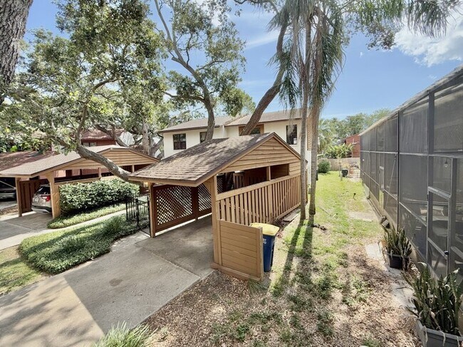 Building Photo - 817 Fairwood Forest Dr