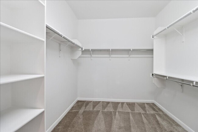 Building Photo - 809 Whispering Wind Dr