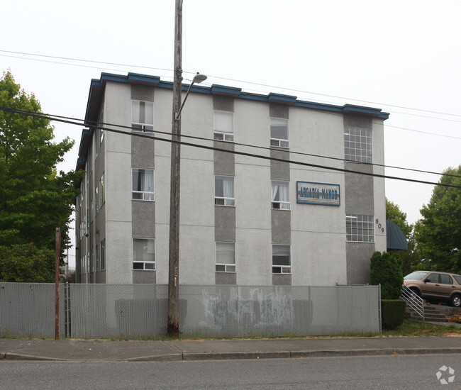 Building Photo - Arcadia Manor