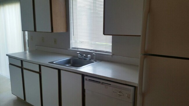 Building Photo - 2933 SE 38th Ct