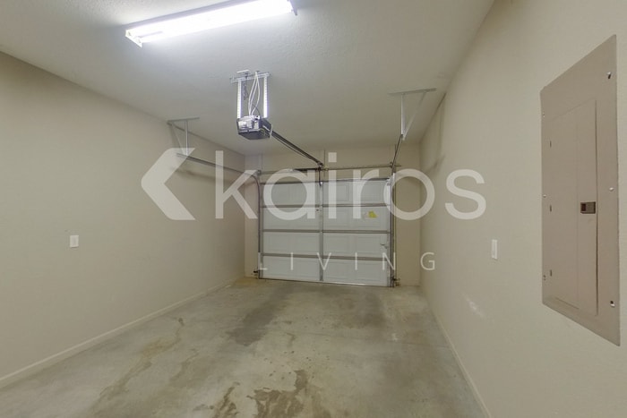 Building Photo - 10114 W 20th St