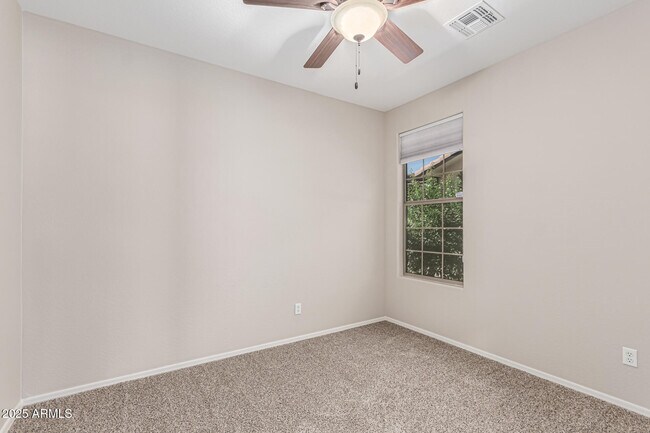 Building Photo - 3079 E Ridgewood Ln