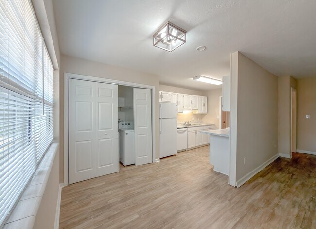 Building Photo - 2632 Vassar Rd