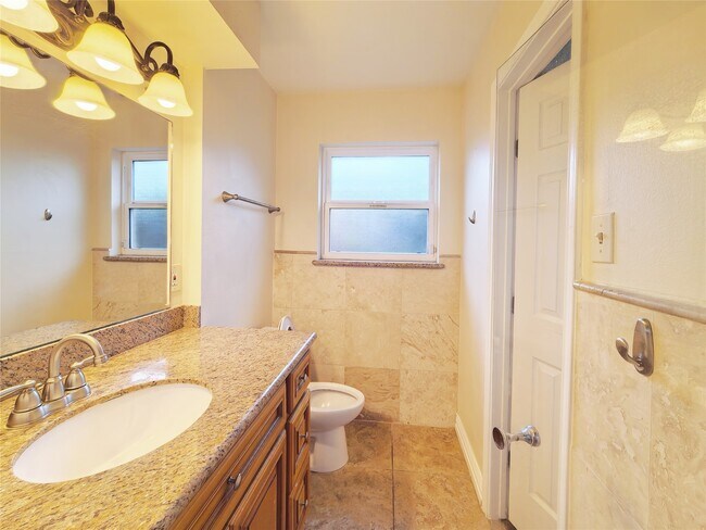Building Photo - 5118 Lymbar Dr