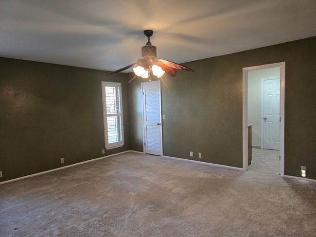 Building Photo - 6 Sunnygrove Dr