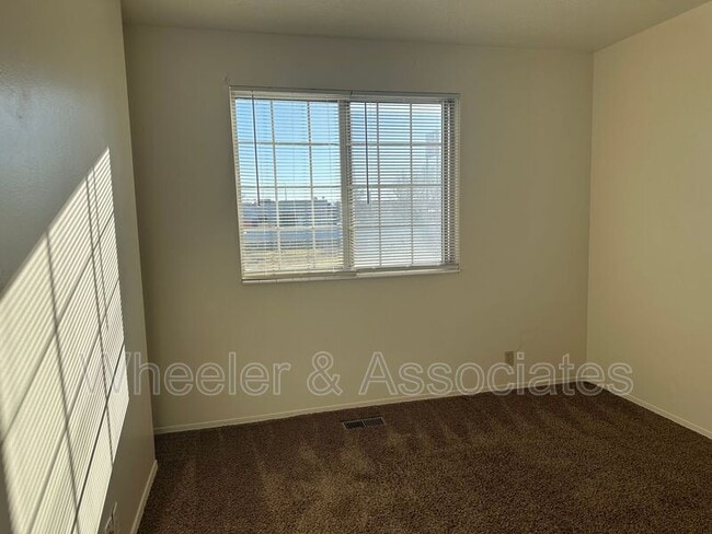 Building Photo - 1083 S 1200 W