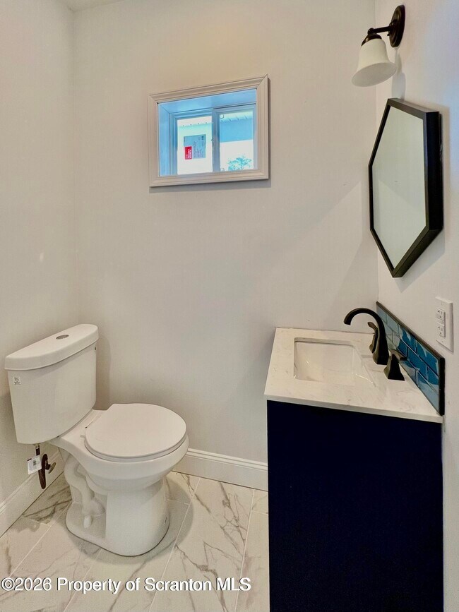 Building Photo - 400 Haven Ln