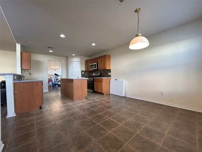 Building Photo - 6703 Mountain Wood Way