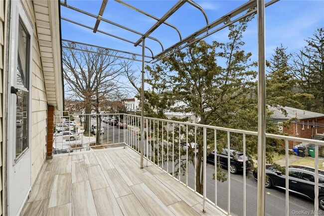 Building Photo - 1-12 Walnut St