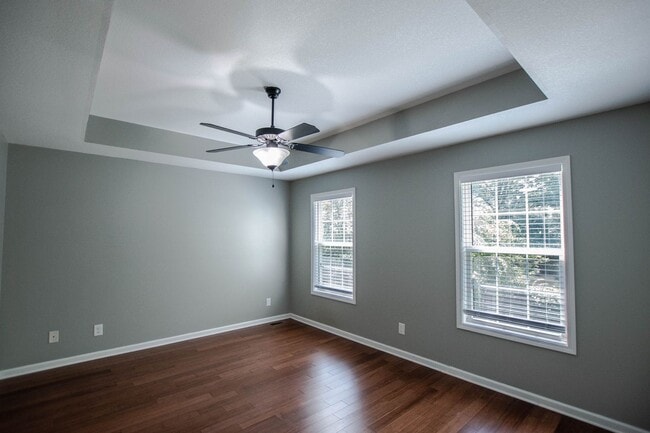 Building Photo - Pet Friendly Three Bedroom!