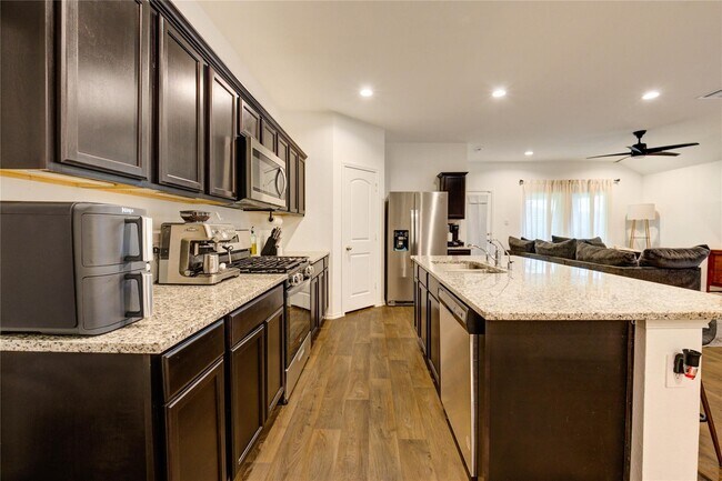 Building Photo - 21577 Starry Night Dr