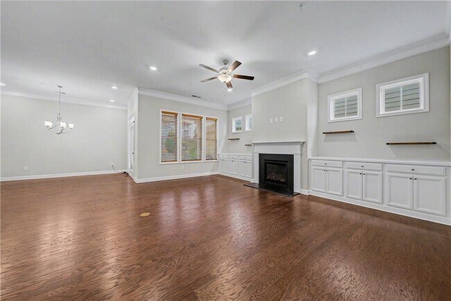Building Photo - 165 Mansfield Dr