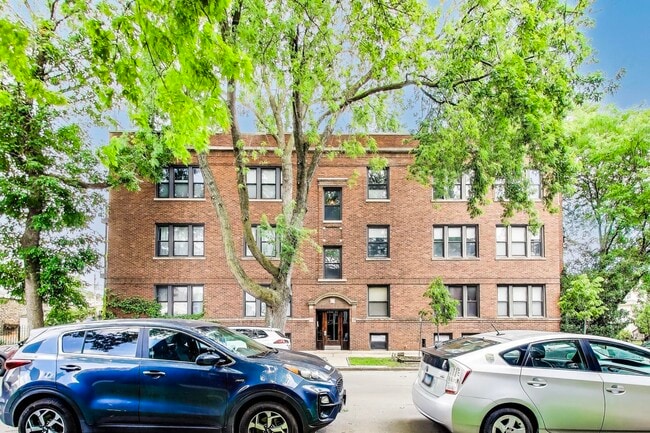 Building Photo - 1702 W Summerdale Ave