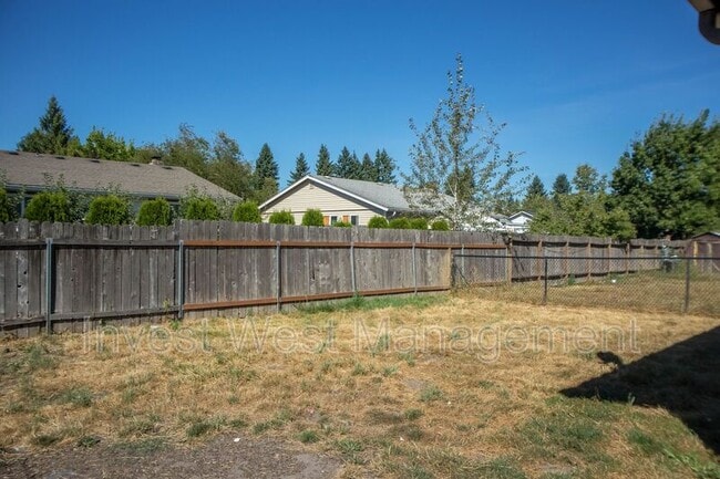 Building Photo - 410 NE 105th St