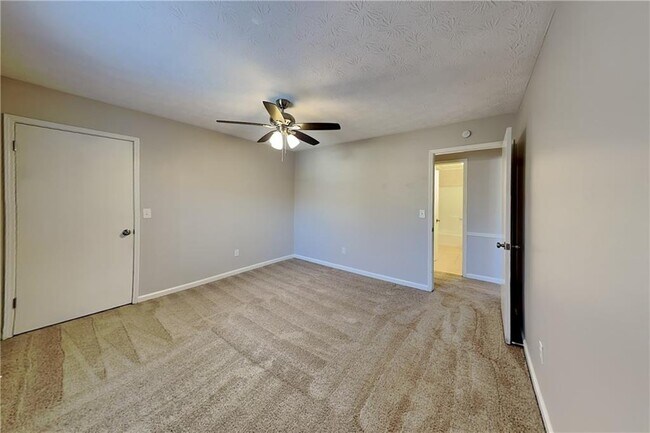 Building Photo - 208 Emerald Cove Ln