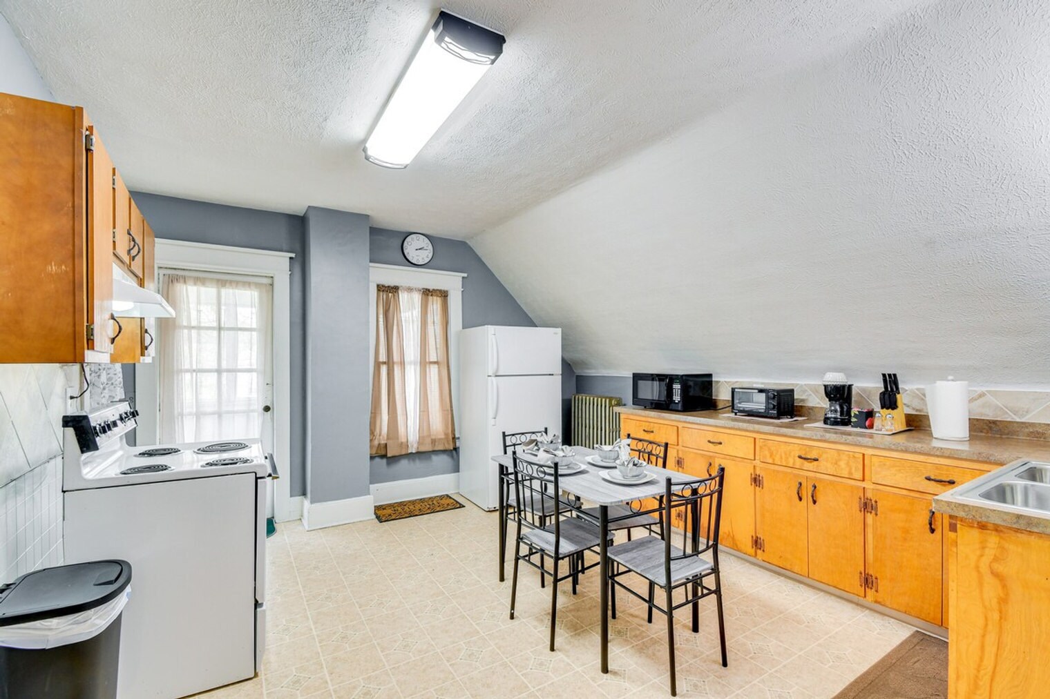 Building Photo - 71 Sanford St