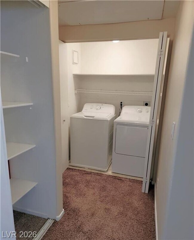 Building Photo - Green Valley 1BR Condo with Quartz Counters, Pool & Covered Parking