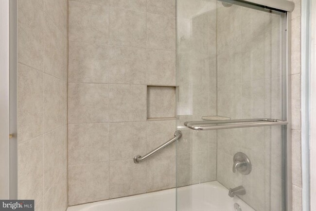 Building Photo - 2941 S Dinwiddie St