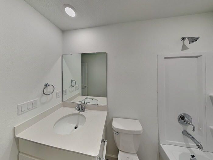 Building Photo - 594 Holly Lks Dr