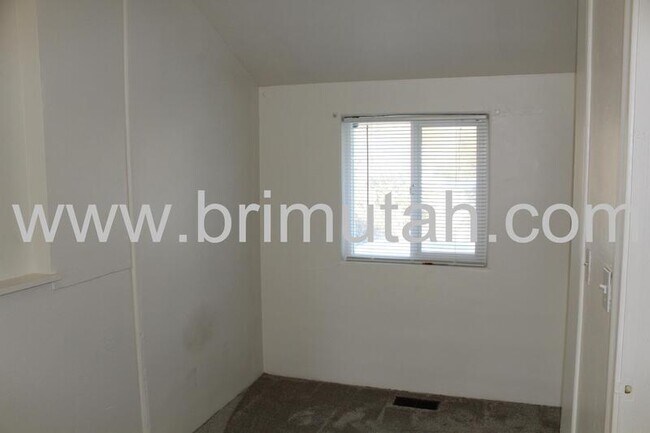 Building Photo - 3661 S 2300 E