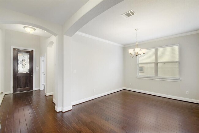Building Photo - 5644 Siragusa Dr