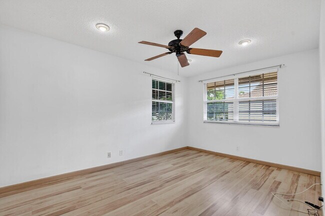 Building Photo - 6671 Via Regina