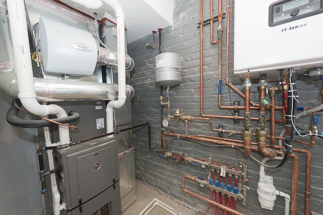 Building Photo - 4117 S Michigan Ave