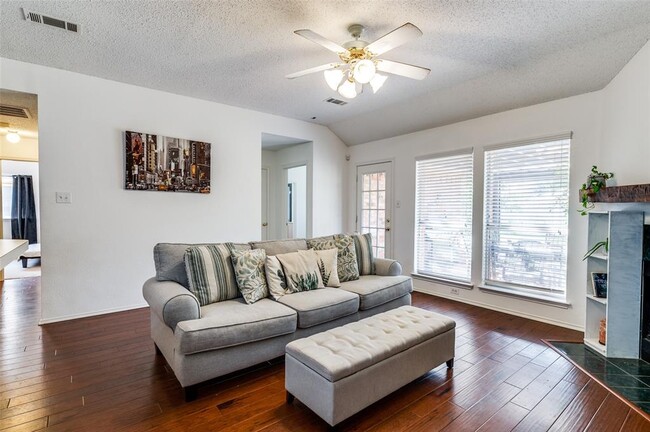 Building Photo - 9088 Brushy Creek Trail