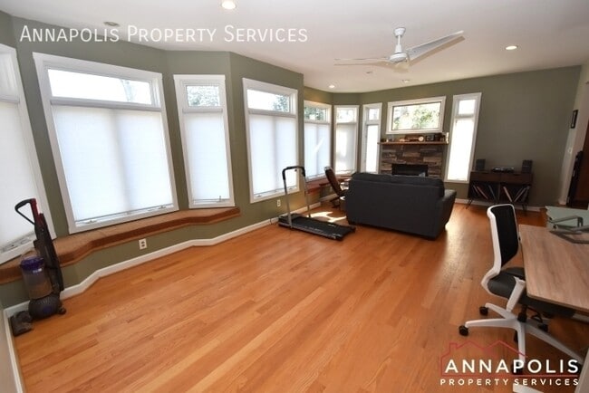 Building Photo - 403 Edgemere Dr