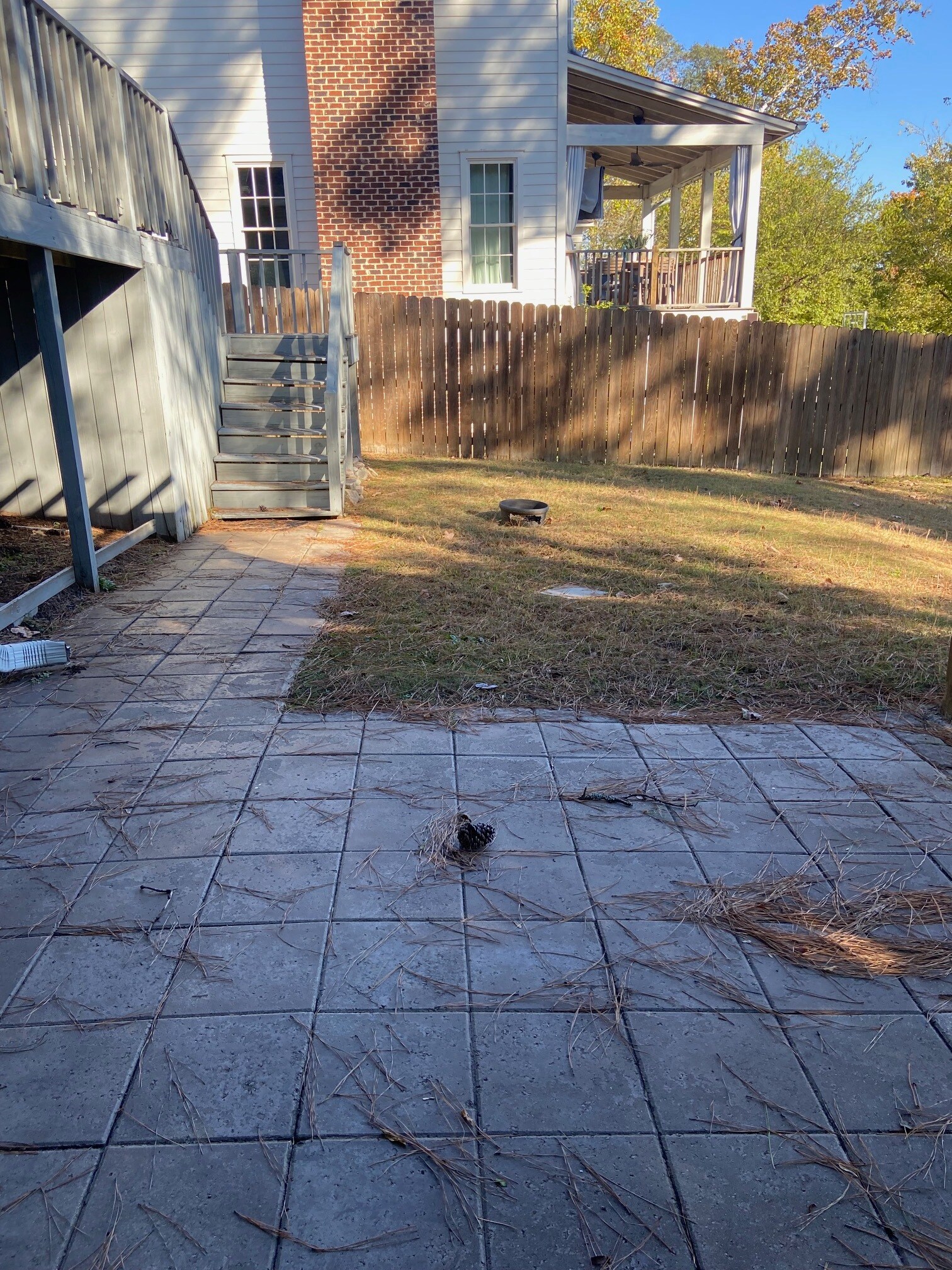 Building Photo - 907 Irving Rd