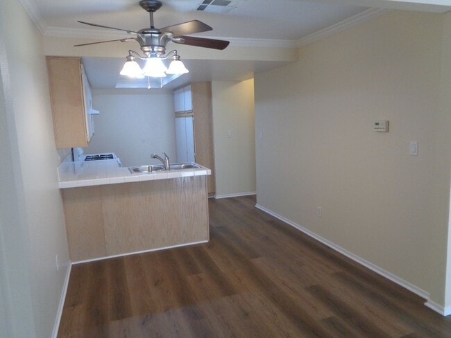 Building Photo - 2 Story 2 Bedroom Condo in the Willow Creek Condo Complex