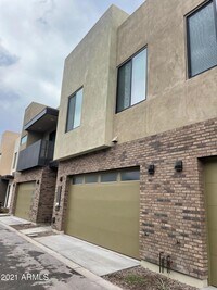 Building Photo - 901 S Smith Rd