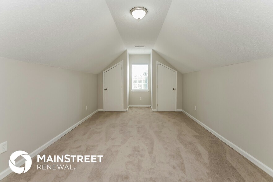 Building Photo - 141 The Esplanade Way SW